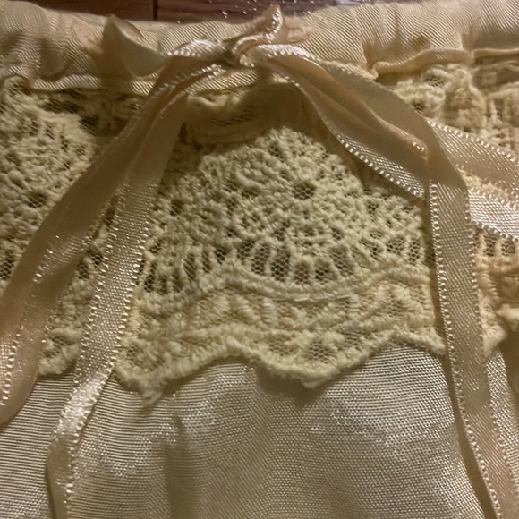 Urban Outfitters yellow romper - Picture 4 of 6